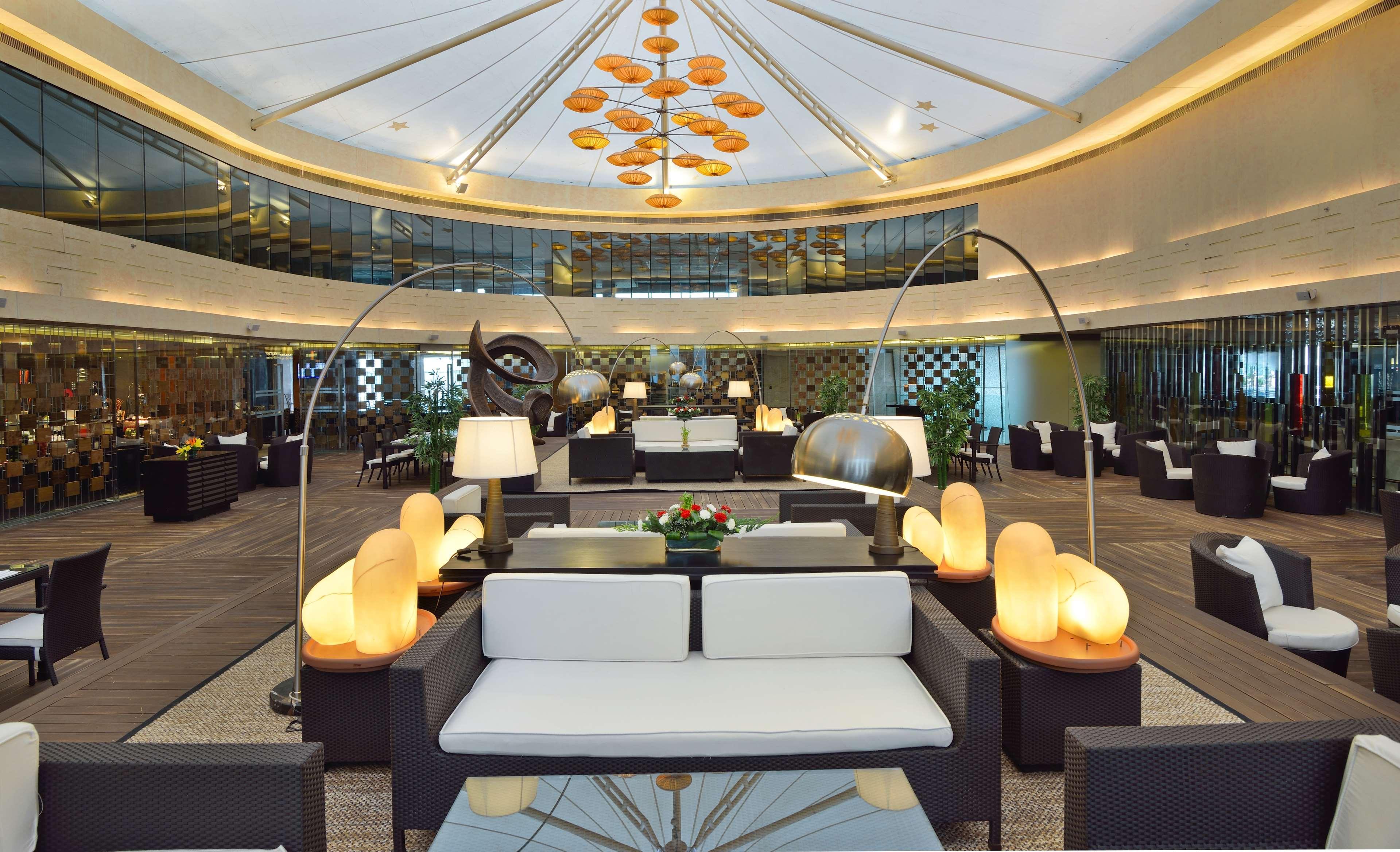 Radisson Blu Kaushambi Delhi Ncr Hotell Ghaziabad Exteriör bild