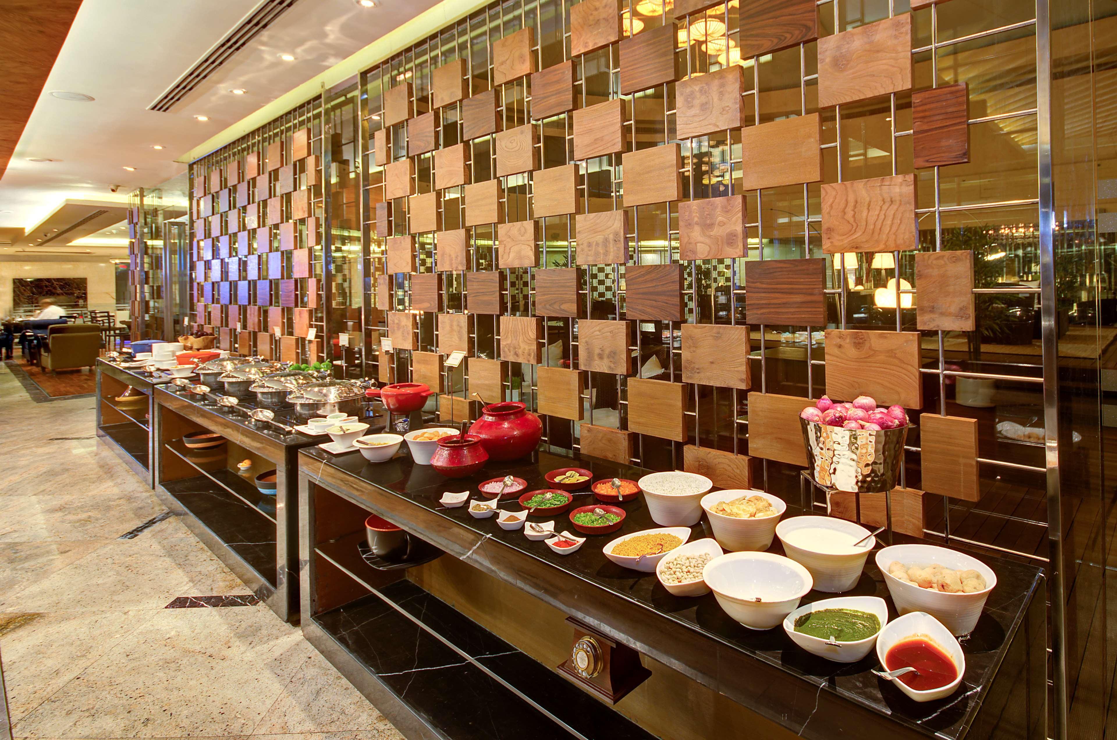 Radisson Blu Kaushambi Delhi Ncr Hotell Ghaziabad Exteriör bild