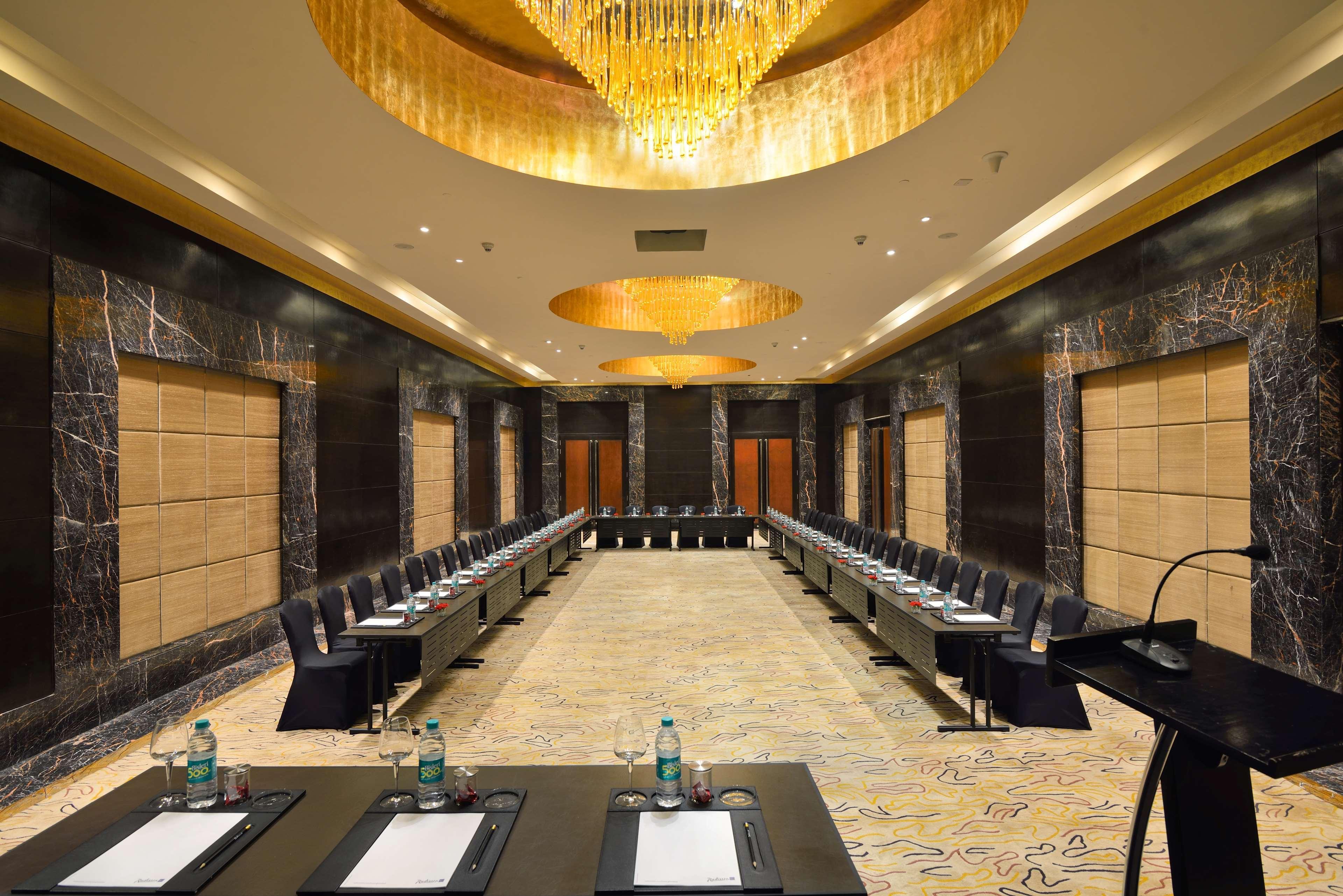Radisson Blu Kaushambi Delhi Ncr Hotell Ghaziabad Exteriör bild