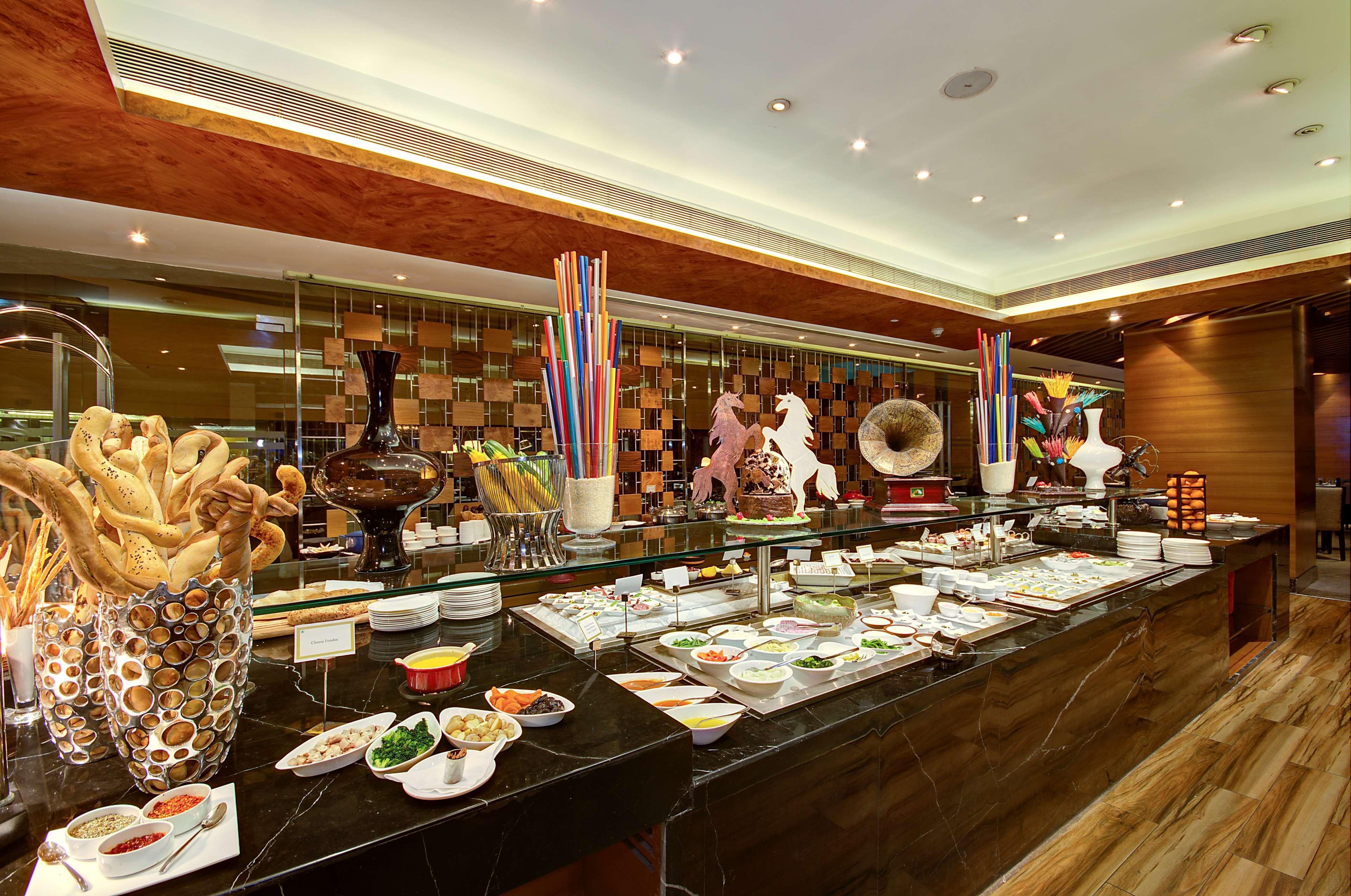 Radisson Blu Kaushambi Delhi Ncr Hotell Ghaziabad Exteriör bild