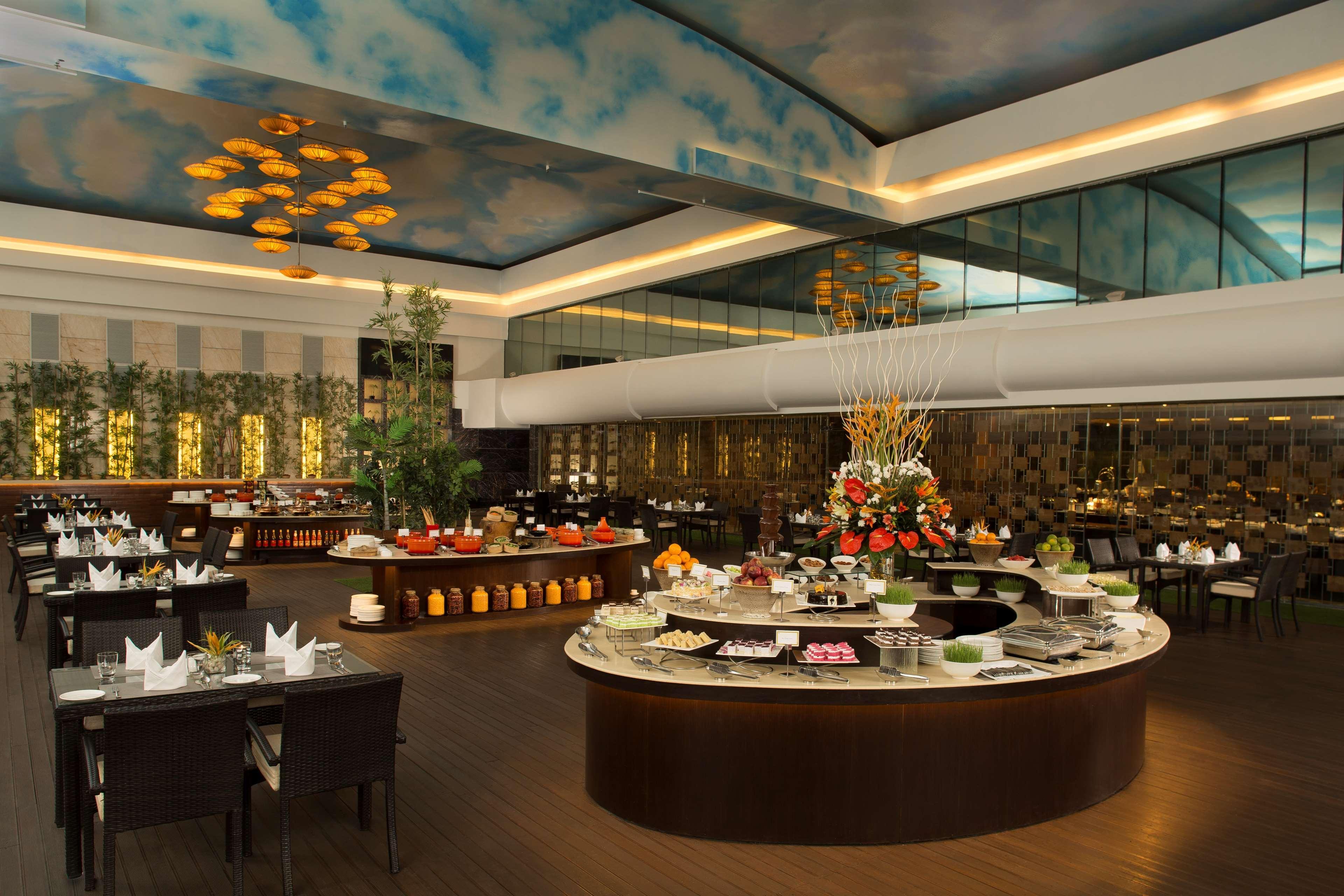 Radisson Blu Kaushambi Delhi Ncr Hotell Ghaziabad Exteriör bild