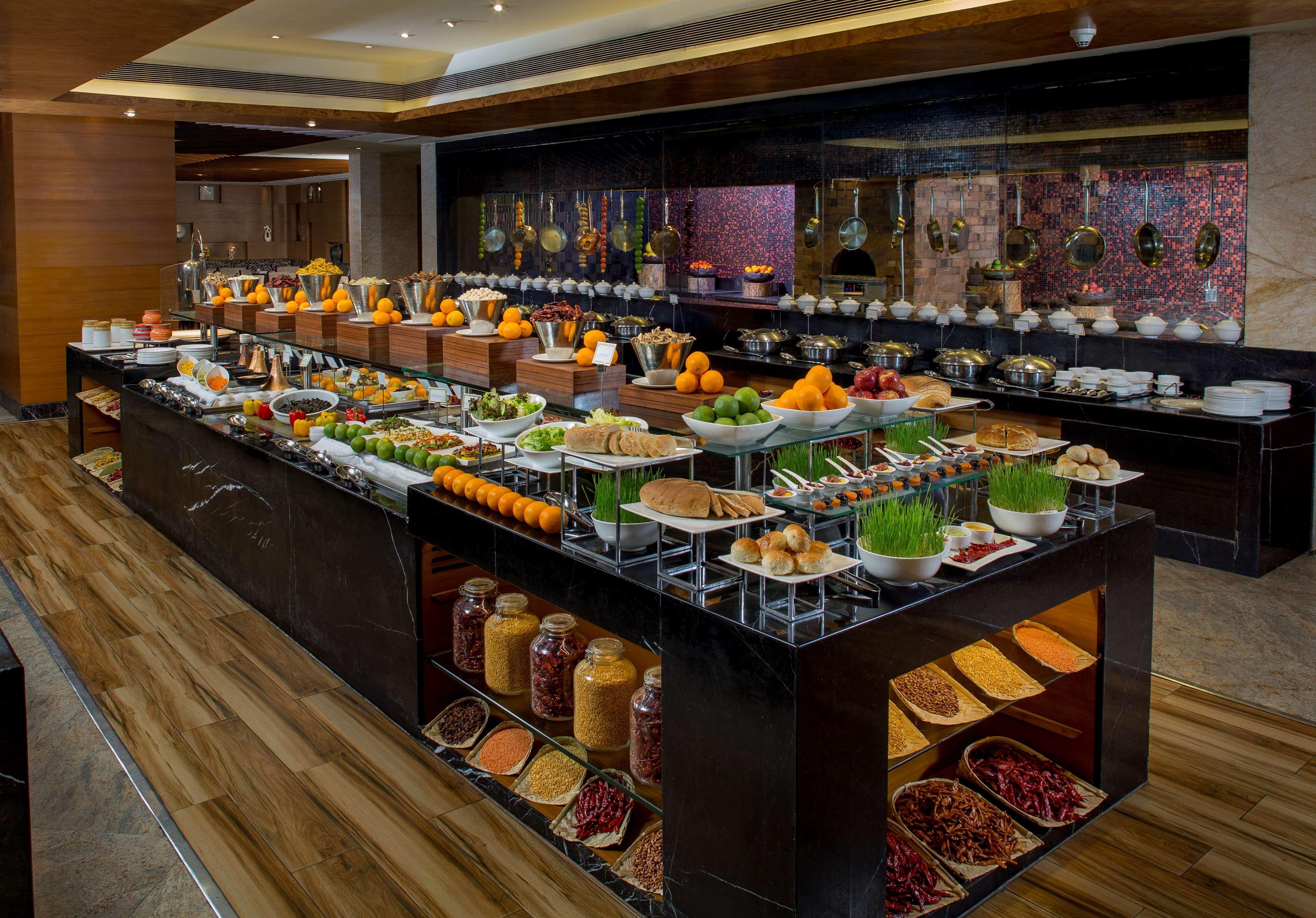 Radisson Blu Kaushambi Delhi Ncr Hotell Ghaziabad Exteriör bild