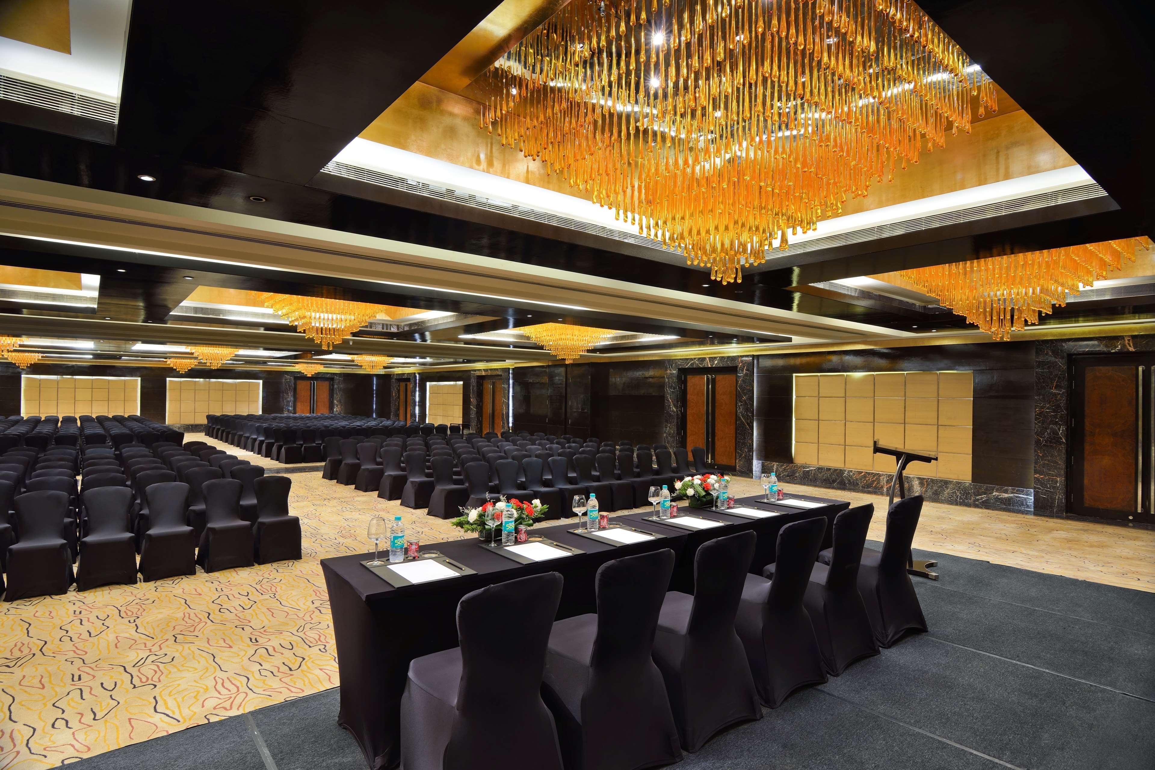Radisson Blu Kaushambi Delhi Ncr Hotell Ghaziabad Exteriör bild