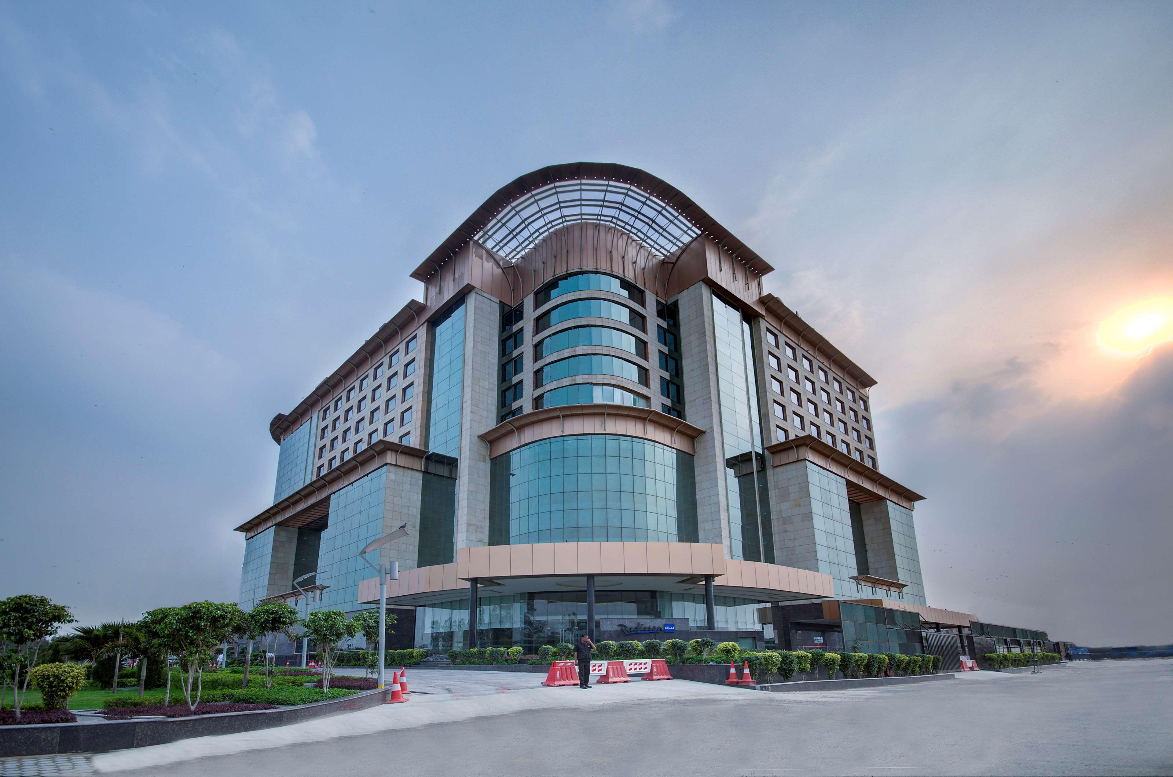 Radisson Blu Kaushambi Delhi Ncr Hotell Ghaziabad Exteriör bild