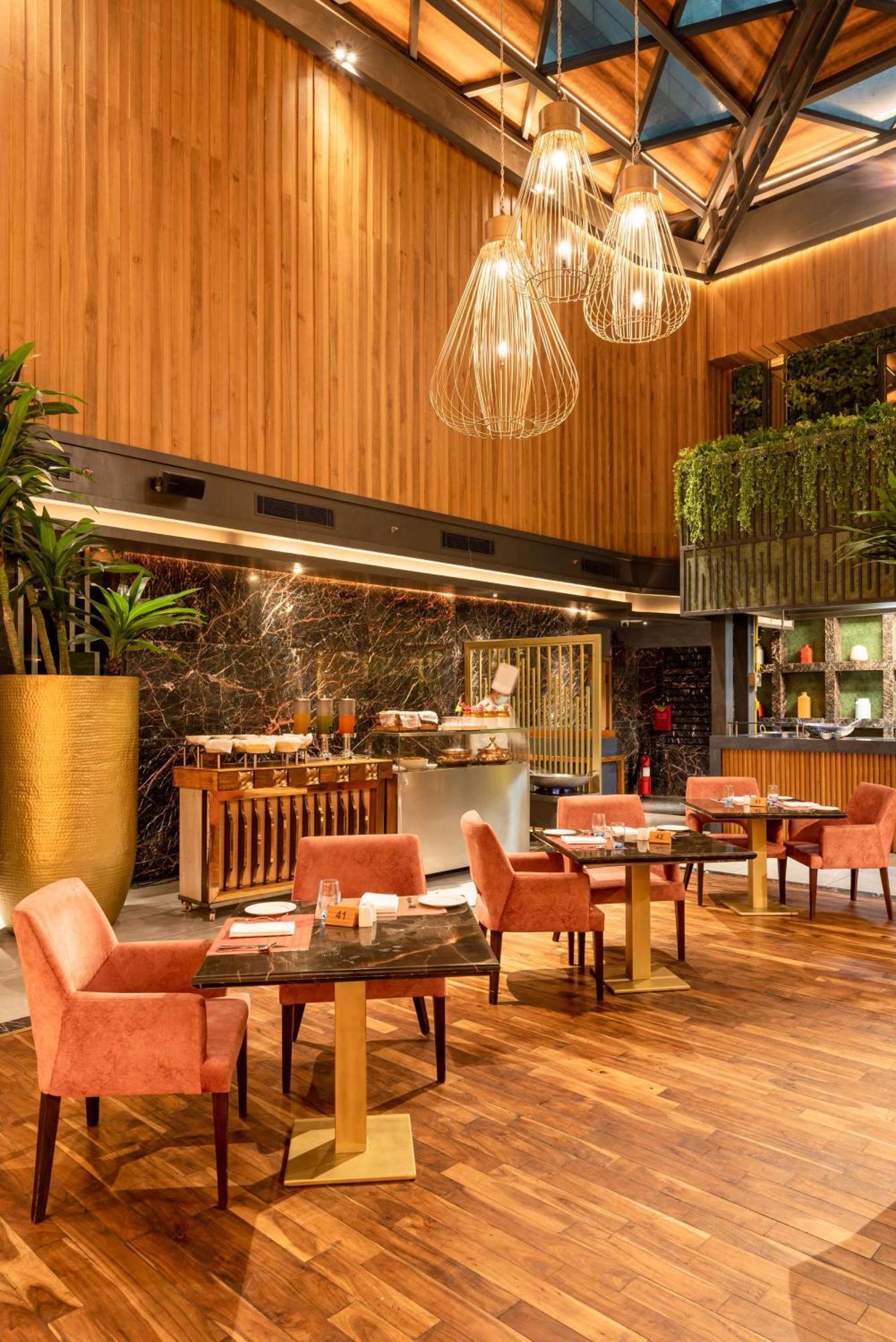 Radisson Blu Kaushambi Delhi Ncr Hotell Ghaziabad Exteriör bild