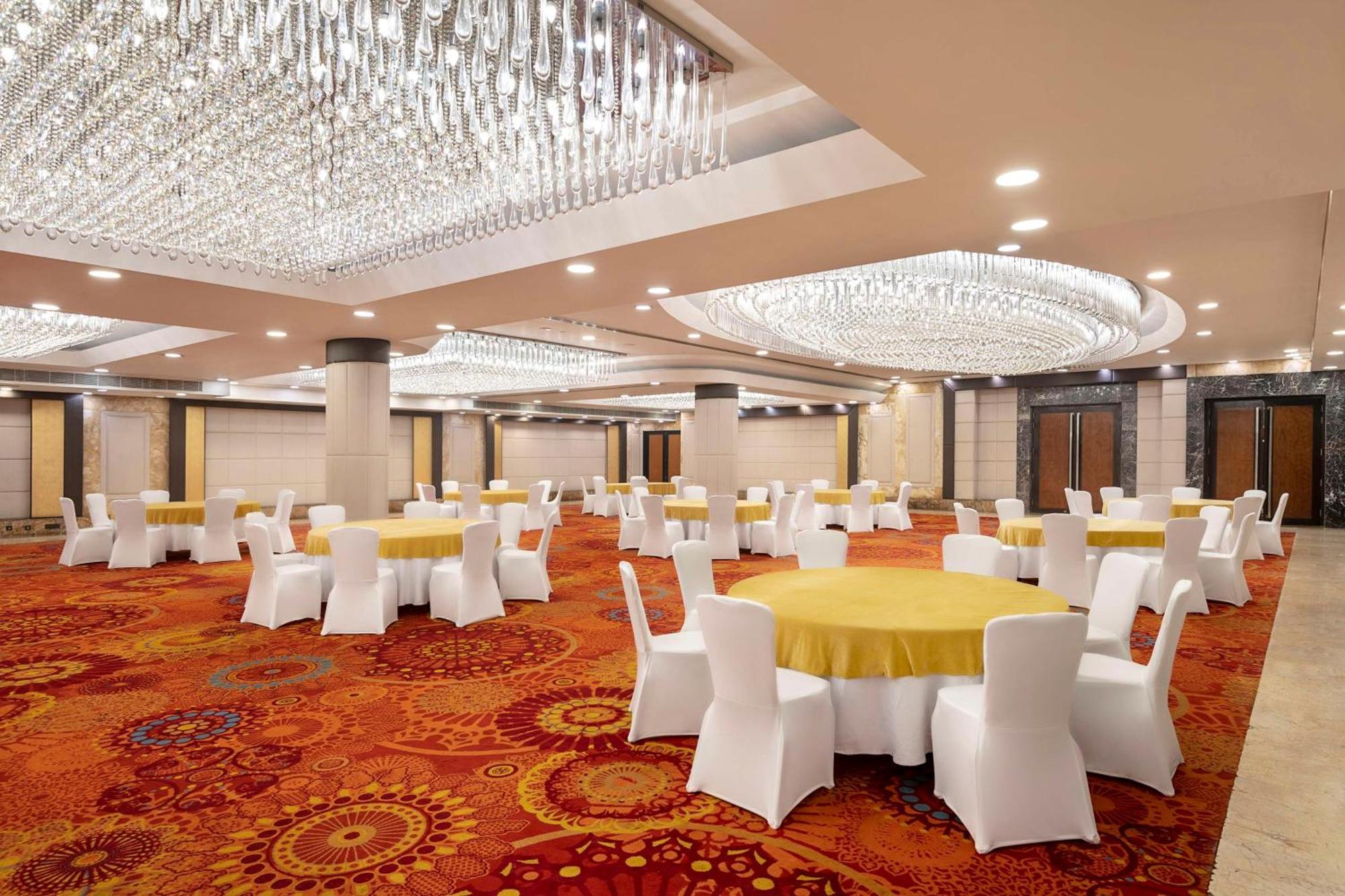 Radisson Blu Kaushambi Delhi Ncr Hotell Ghaziabad Exteriör bild
