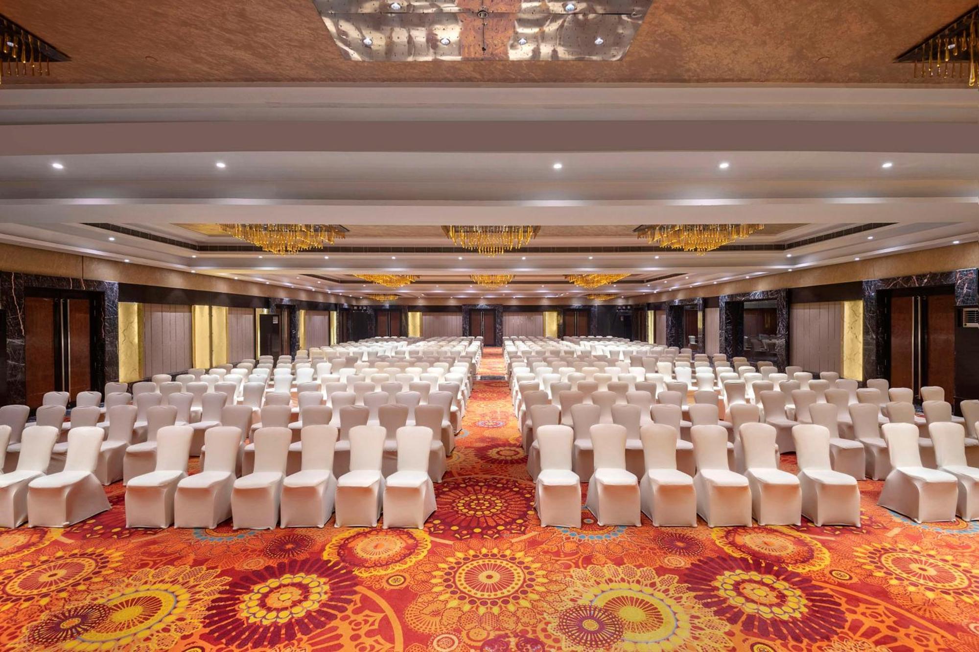 Radisson Blu Kaushambi Delhi Ncr Hotell Ghaziabad Exteriör bild